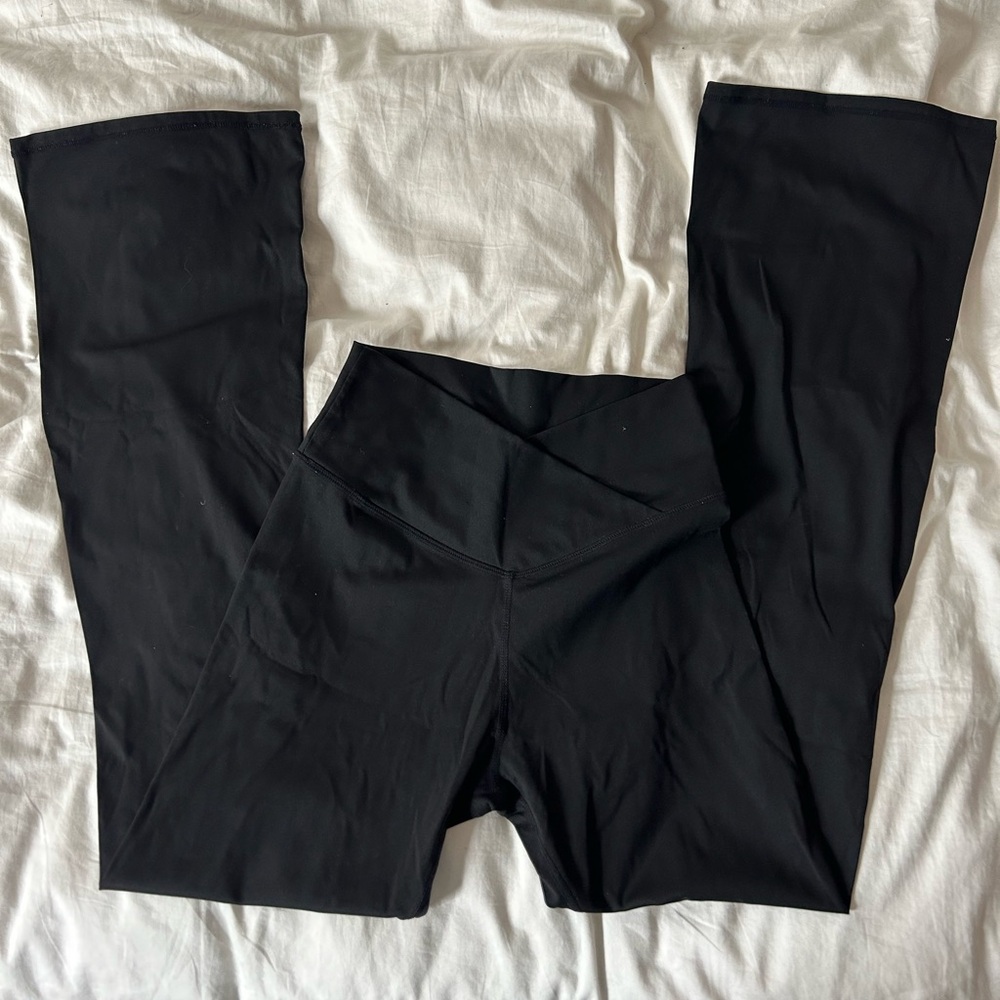 Black Crossband Flare Leggings